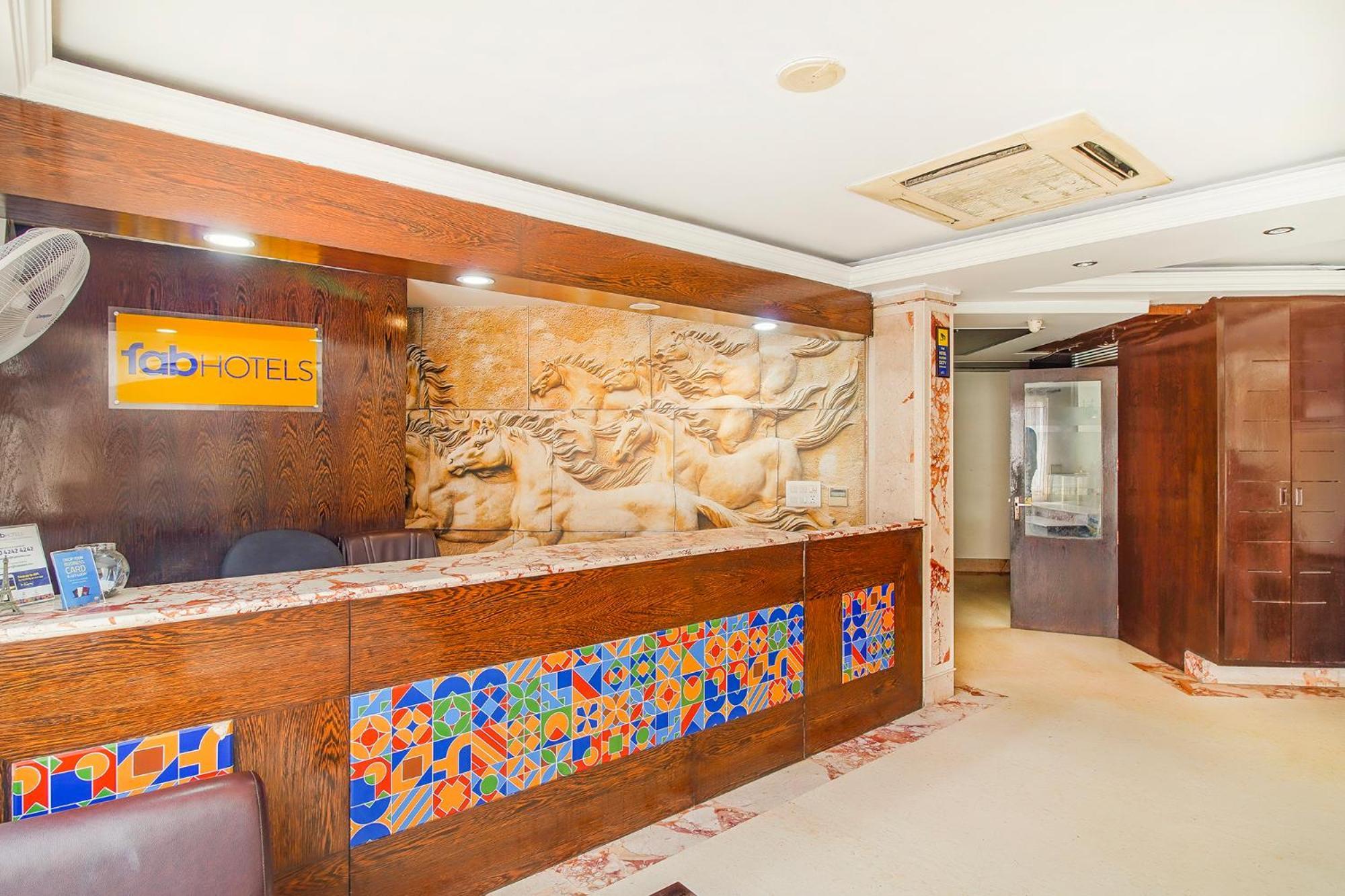 Fabhotel Marble Arch - Nr Karol Bagh Market 德里 外观 照片